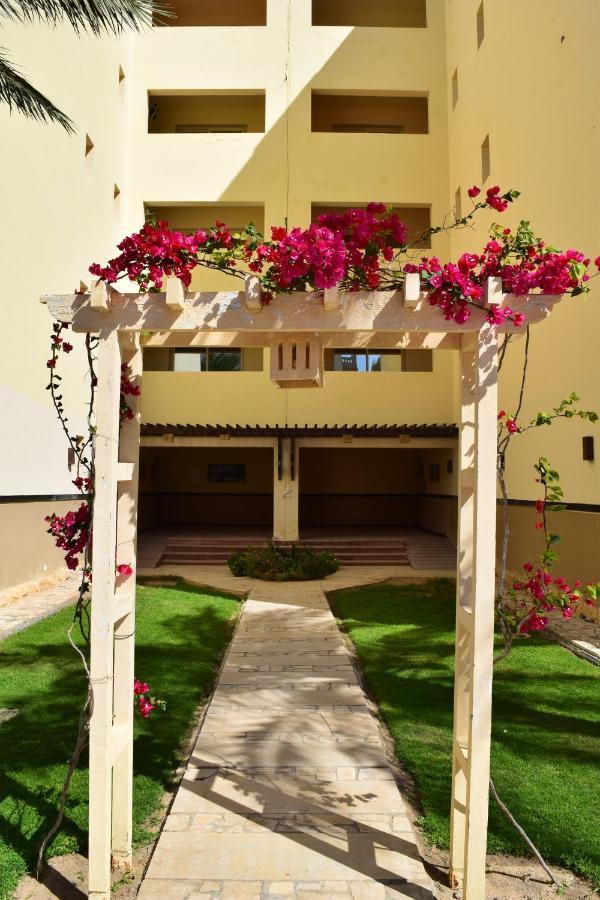 Comfortable Studio In Hotel Karma With Private Beach And Pools Family Only Or Female Hurghada Buitenkant foto